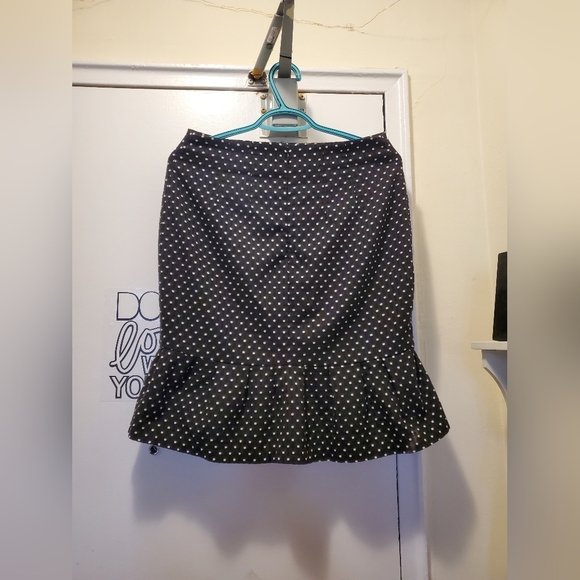 Stylish polka dot skirt - Picture 2 of 2